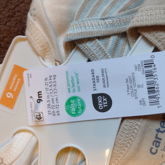 Carter's 3 piece set bodysuits and socks - Picture 2 of 3